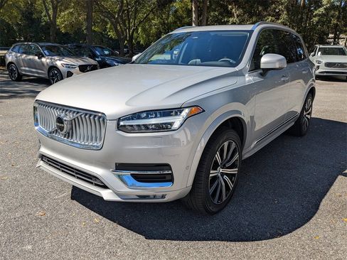 Certified 2025 Volvo XC90 B6 Plus image 8