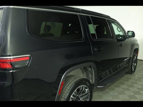 Used 2022 Jeep Wagoneer Series III w/ Flexible Seating Group AWD/4WD image 21
