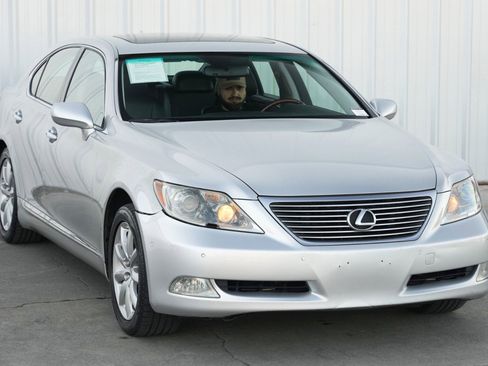 Used 2007 Lexus LS 460 image 53