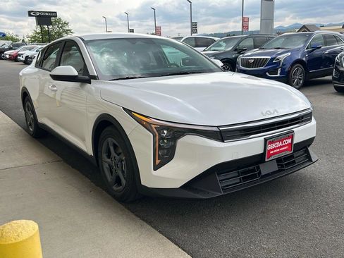 New 2025 Kia K4 LXS image 3