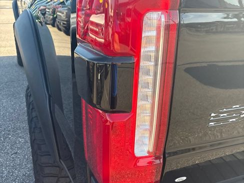 Used 2024 Ford F250 Lariat w/ Lariat Ultimate Package AWD/4WD image 9