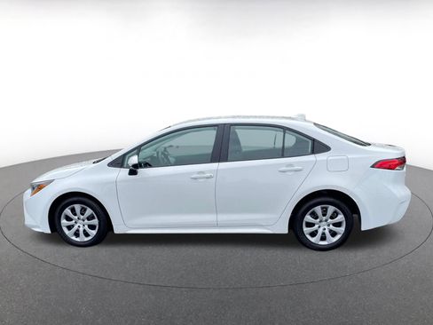 Used 2025 Toyota Corolla LE image 8