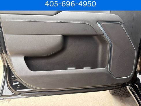 Used 2024 Chevrolet Silverado 1500 LT w/ Z71 Off-Road Package AWD/4WD image 12