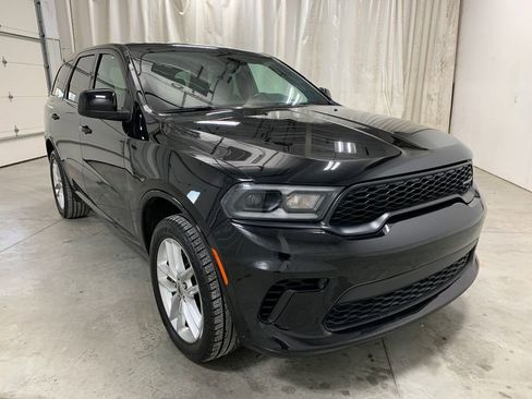 Used 2023 Dodge Durango GT image 2
