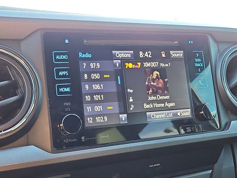 Used 2019 Toyota Tacoma TRD Sport image 16