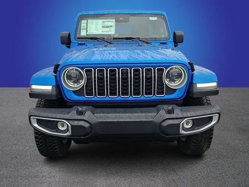 Used 2025 Jeep Wrangler Unlimited Sahara AWD/4WD image 2