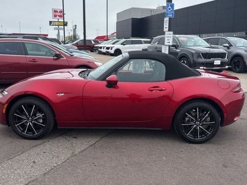 Used 2025 MAZDA MX-5 Miata Grand Touring RWD image 8