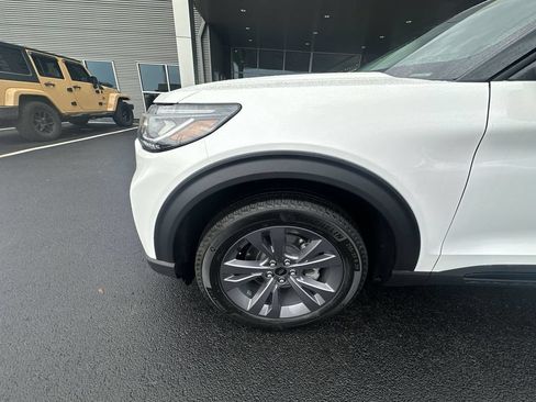 New 2026 Ford Explorer Active w/ Active Comfort Package AWD/4WD image 16