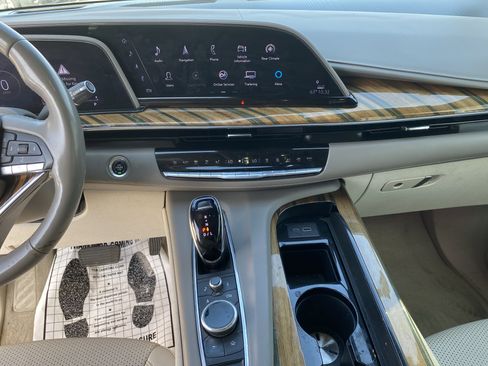 Used 2021 Cadillac Escalade Premium Luxury Platinum image 13