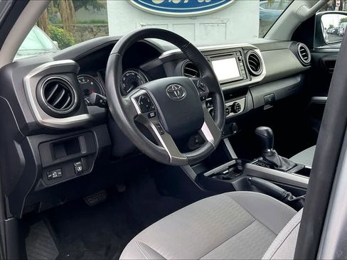 Used 2017 Toyota Tacoma SR5 RWD image 2