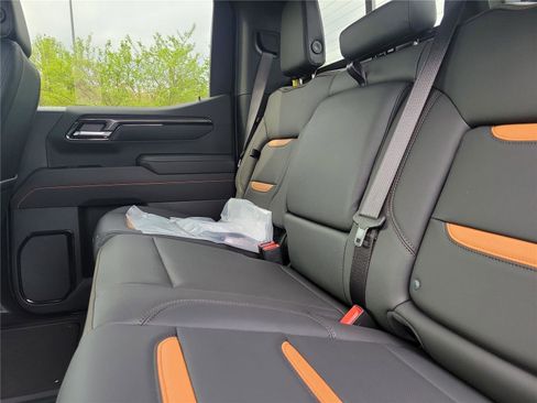 New 2026 GMC Sierra 1500 AT4 w/ AT4 Premium Package AWD/4WD image 12