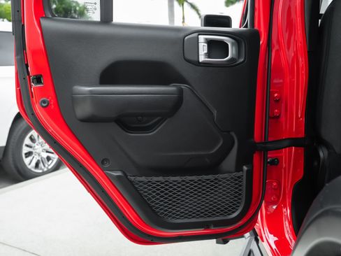 Used 2024 Jeep Wrangler Willys image 35