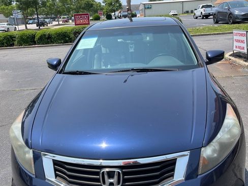 Used 2010 Honda Accord EX-L image 2