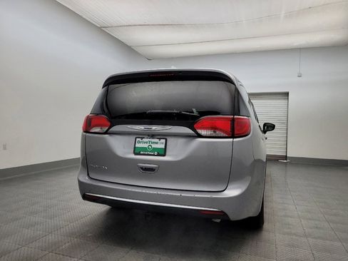 Used 2017 Chrysler Pacifica Touring Plus image 7