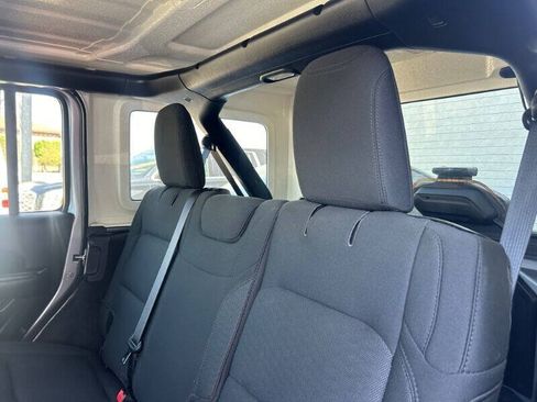 Used 2019 Jeep Wrangler Unlimited Sport S AWD/4WD image 19