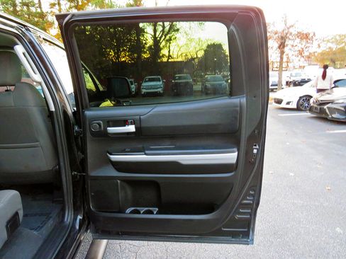 Used 2018 Toyota Tundra SR5 image 19