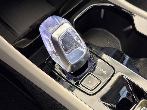 New 2026 Volvo XC40 B5 Plus w/ Protection Package Premier image 21