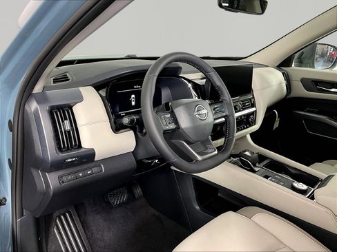 New 2026 Nissan Pathfinder SL AWD/4WD image 15