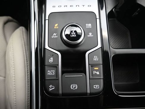 Used 2025 Kia Sorento SX Prestige AWD/4WD image 20