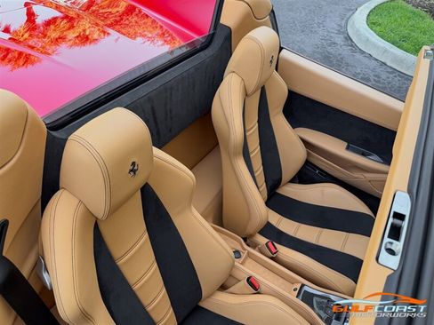 Used 2014 Ferrari 458 Spider RWD image 32