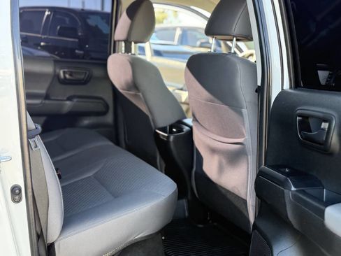 Used 2022 Toyota Tacoma SR w/ SR Convenience Package image 9