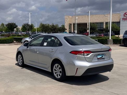 Used 2026 Toyota Corolla LE image 6