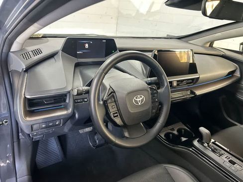 Used 2023 Toyota Prius XLE FWD image 2
