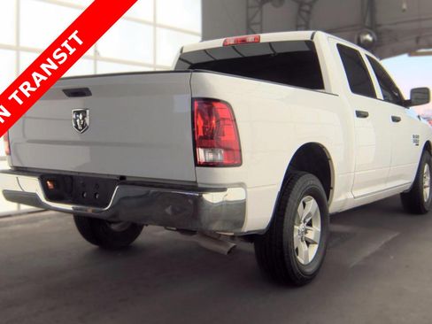Used 2022 RAM 1500 Classic SLT RWD image 5