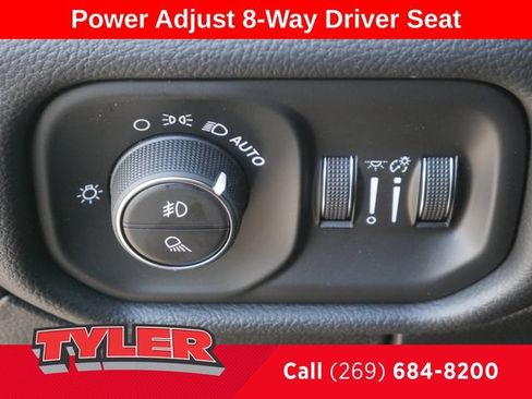 New 2026 RAM 1500 4x4 Crew Cab image 24