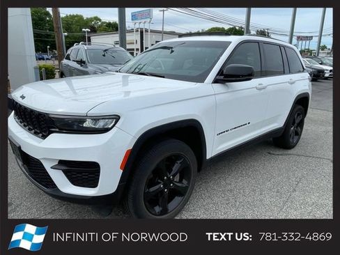 Used 2024 Jeep Grand Cherokee Altitude AWD/4WD image 1