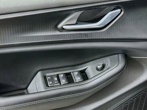 Used 2025 Jeep Grand Cherokee Altitude image 21