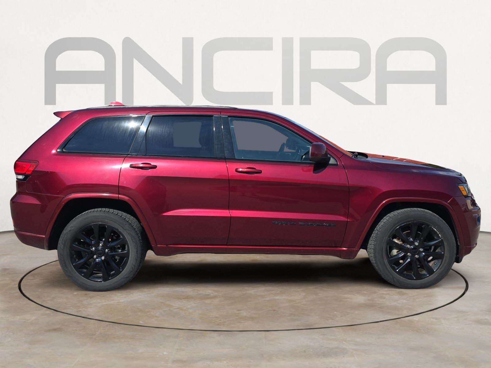 Used 2018 Jeep Grand Cherokee Altitude RWD image 9