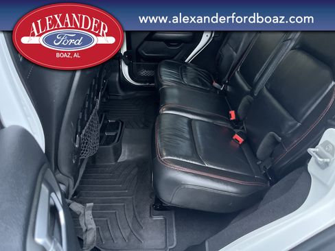 Used 2018 Jeep Wrangler Unlimited Rubicon w/ Cold Weather Group image 13