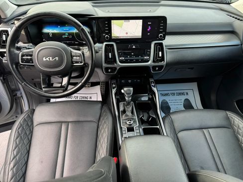 Used 2023 Kia Sorento SX AWD/4WD image 10