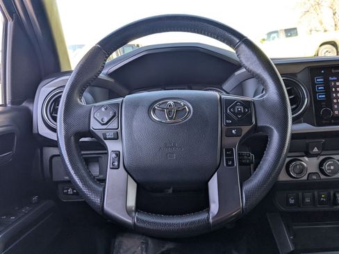 Used 2019 Toyota Tacoma TRD Off-Road image 18