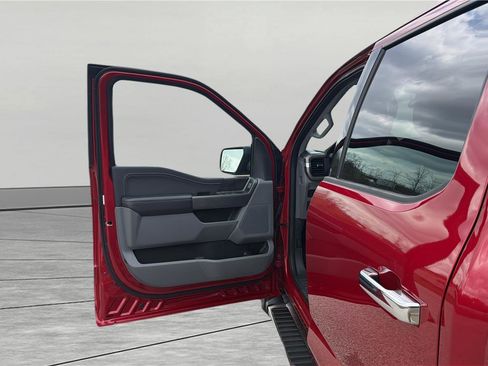 Used 2025 Ford F150 XLT w/ Equipment Group 301A Standard AWD/4WD image 15