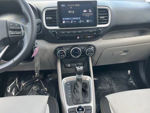 Used 2023 Hyundai Venue SEL w/ Cargo Package FWD image 11