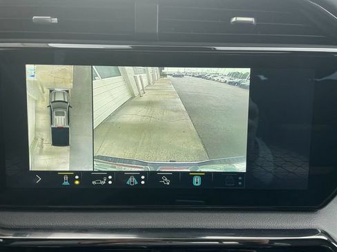 Used 2022 GMC Sierra 1500 AT4 w/ AT4 Premium Package AWD/4WD image 17