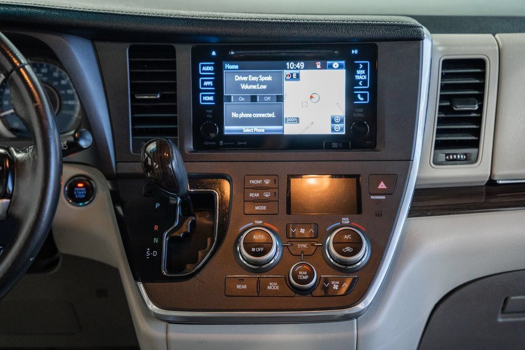 Used 2017 Toyota Sienna XLE w/ XLE Navigation Package FWD image 19