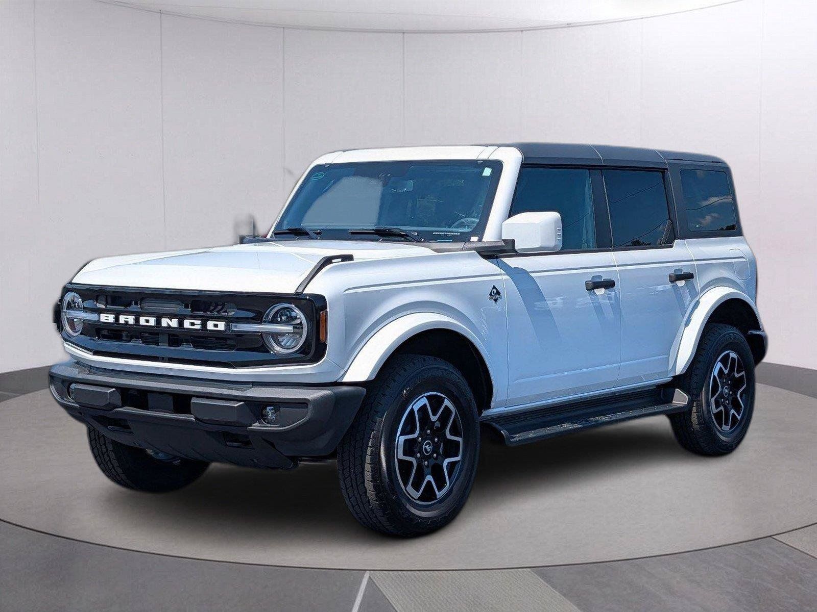 Used 2026 Ford Bronco Outer Banks AWD/4WD image 1