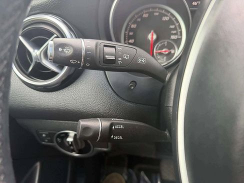 Used 2019 Mercedes-Benz GLA 250 4MATIC image 36