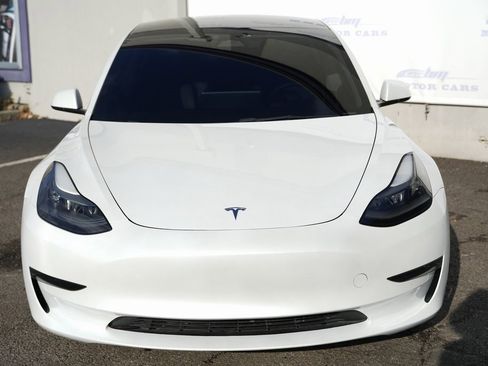 Used 2023 Tesla Model 3 Standard Range image 5