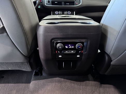 Used 2021 Chevrolet Tahoe Z71 w/ Z71 Signature Package image 32