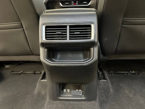 Used 2025 Volkswagen Atlas Cross Sport SE AWD/4WD image 28