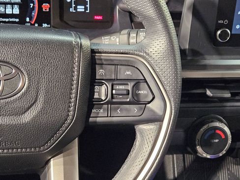 Certified 2025 Toyota 4Runner SR5 AWD/4WD image 28
