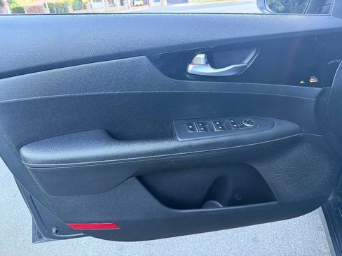 Used 2019 Kia Forte S FWD image 12
