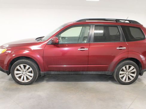 Used 2013 Subaru Forester 2.5X Premium w/ All-Weather Plus Pkg image 4