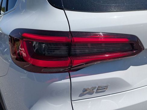 Used 2022 BMW X5 sDrive40i w/ Premium Package image 9