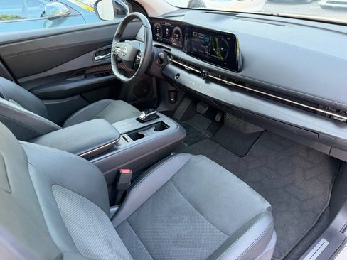 Used 2024 Nissan Ariya AWD image 21