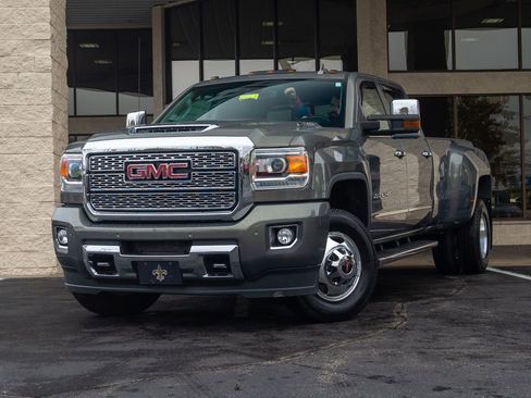 Used 2018 GMC Sierra 3500 Denali w/ Duramax Plus Package image 11